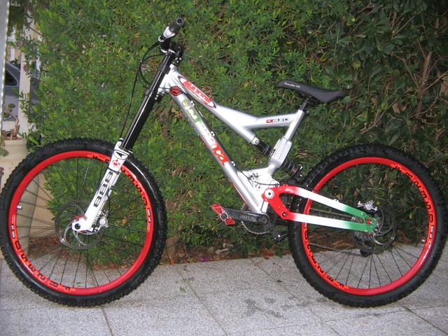 a italy commencal
