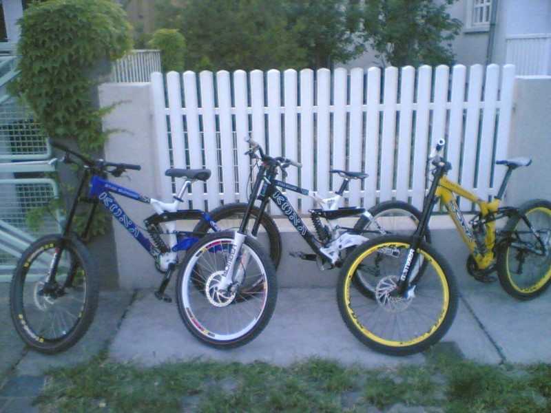 Mine on the right,Alex's in the middle,and Dani's on the right(my old one)