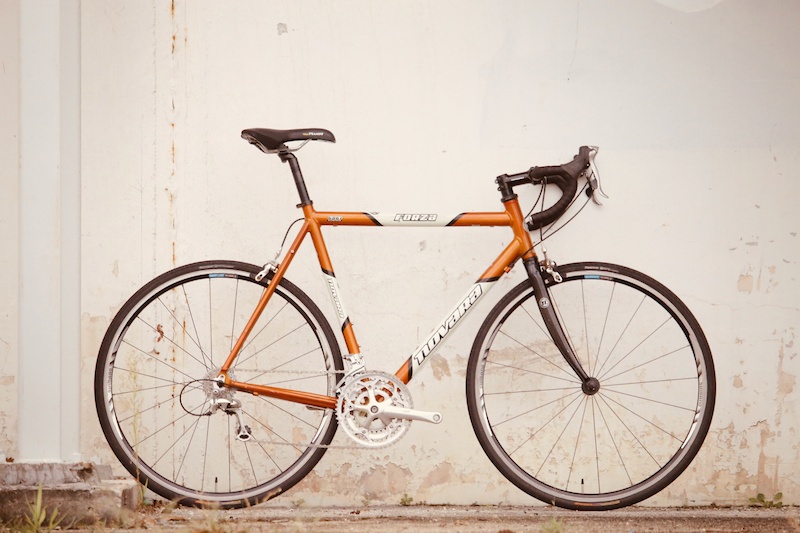 novara forza road bike