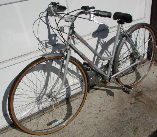 Vintage Schwinn World Tourist 10 Speed 21 have 2 For Sale