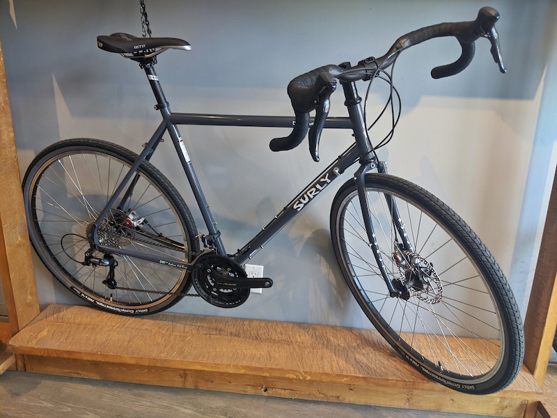 surly disc trucker bituminous gray