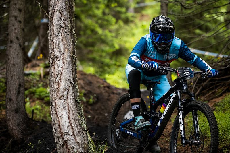 Getting to Know Hattie Harnden, the Youngest Elite Womenu0027s EWS 