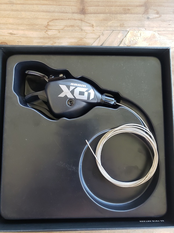 Commande De Dérailleur SRAM X01 Eagle – 12 Vitesses – Droite – Pince Discrète – Lunaire