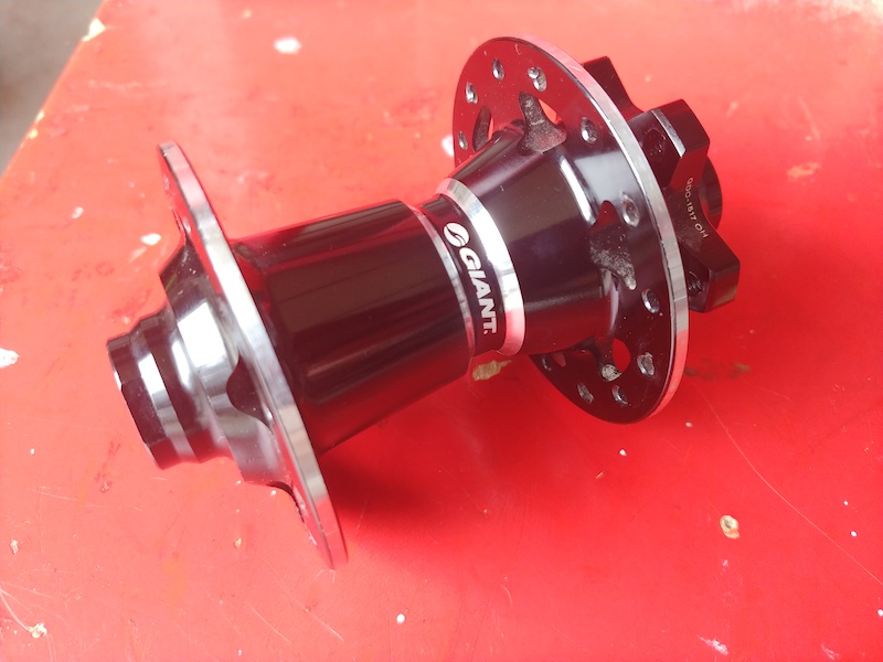Giant Front Hub MT-3300 MTB Front Hub