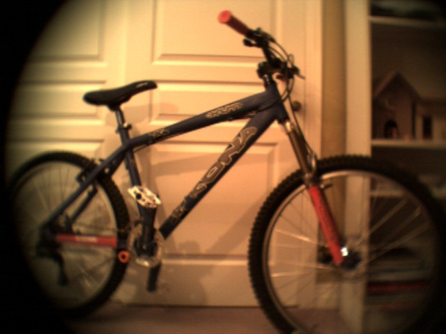 my new 2002 kona chute! at computer room in LÃ©vis, Quebec, Canada - photo by nouser - Pinkbike