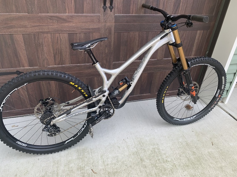 2019 Commencal Supreme DH 29 - new Fox suspension For Sale