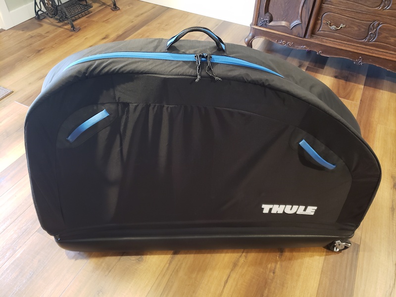2020 Thule Roundtrip PRO XT travel bag For Sale