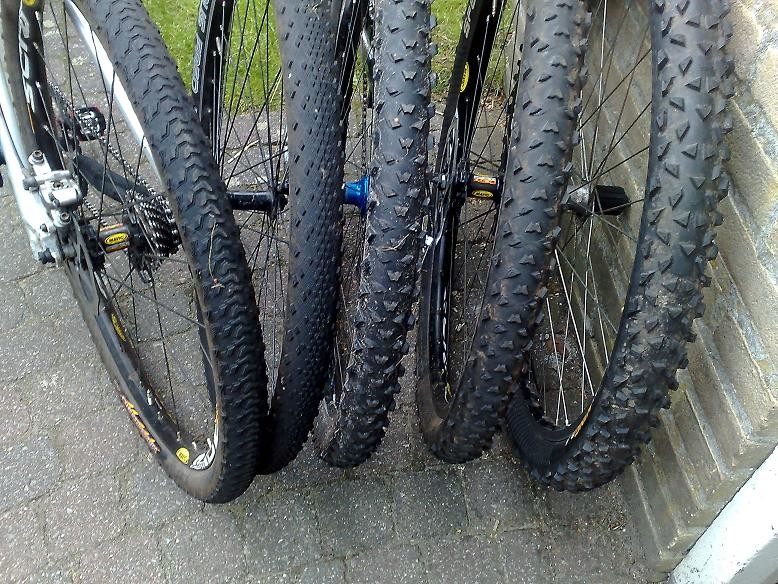 From left to right:

Maxxis Maxxlite 1.95
Schwalbe Furious Fred 2.0
Continental SpeedKing 2.1
Continental SpeedKing 2.3
Continental MountainKing 2.4