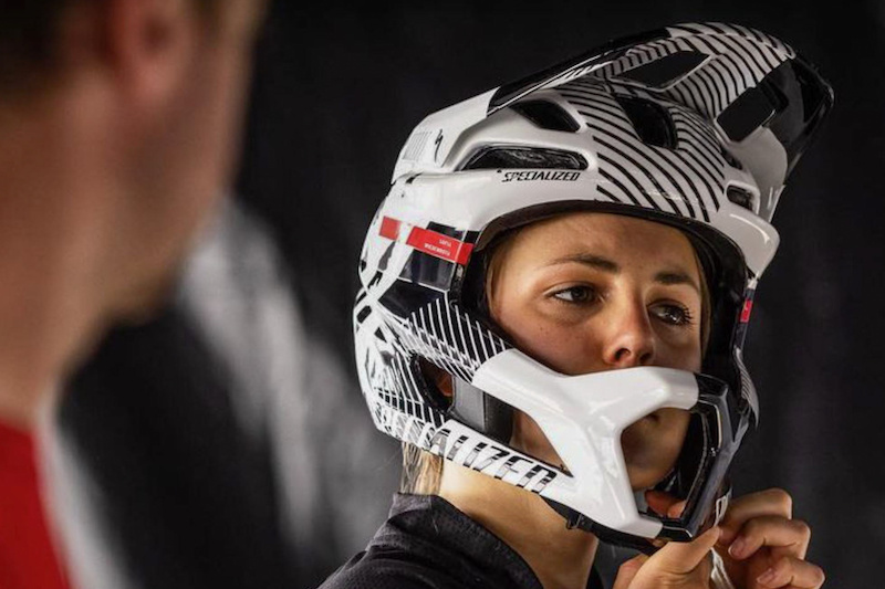 Spotted: A Lightweight Full Face Helmet from Specialized - Pinkbike