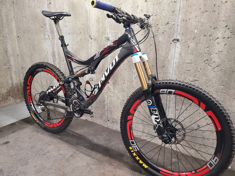 Rear Shock Pivot Carbon 2015 Pivot Mach Carbon Large (w/ Extra