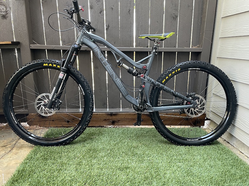 2015 Intense Spider 27.5” M $1850 For Sale