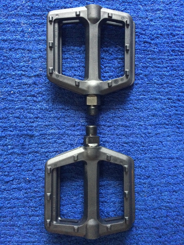 vp nylon flat pedals