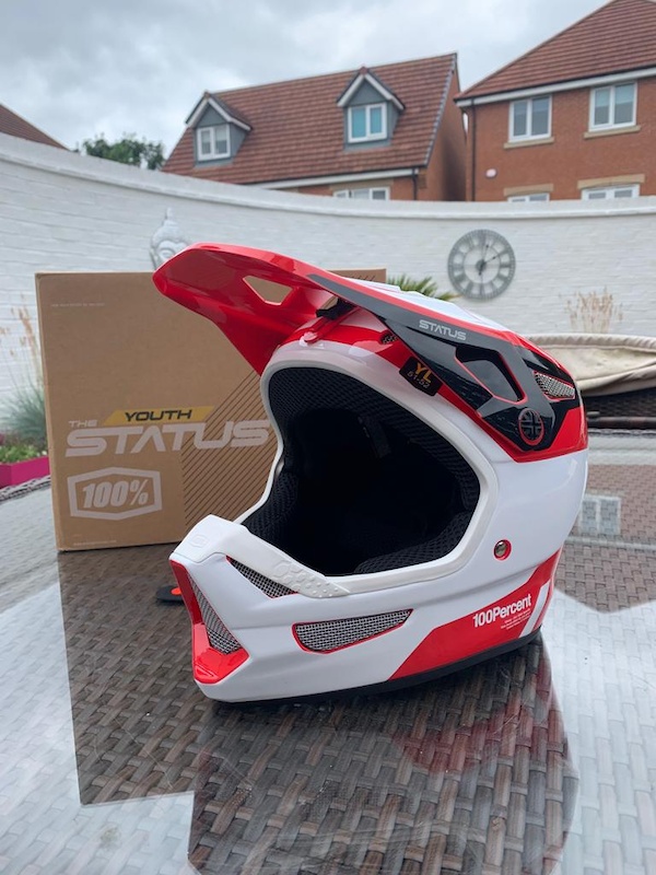 2020 100 Status Full Face Helmet. £149 RRP For Sale