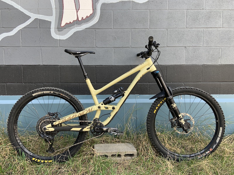 commencal clash essential fox sand 2019