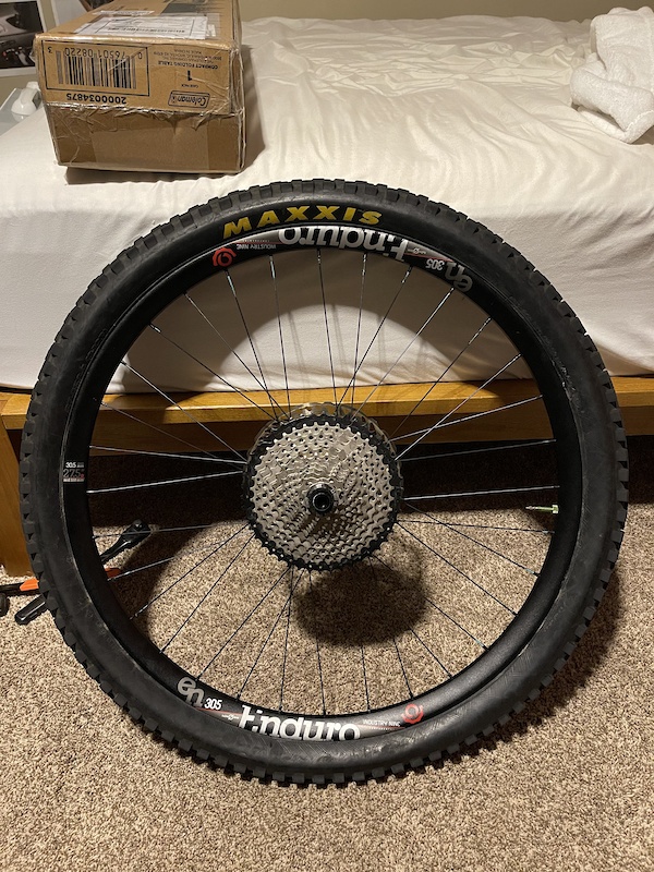 Brand new i9 305 on DT Swiss Hub, CushCore! For Sale