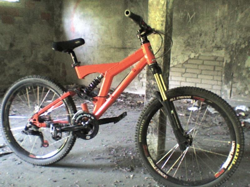 My old freeride bike,Iron Horse SGS FR 2003 with Sherman Breakout 2003.