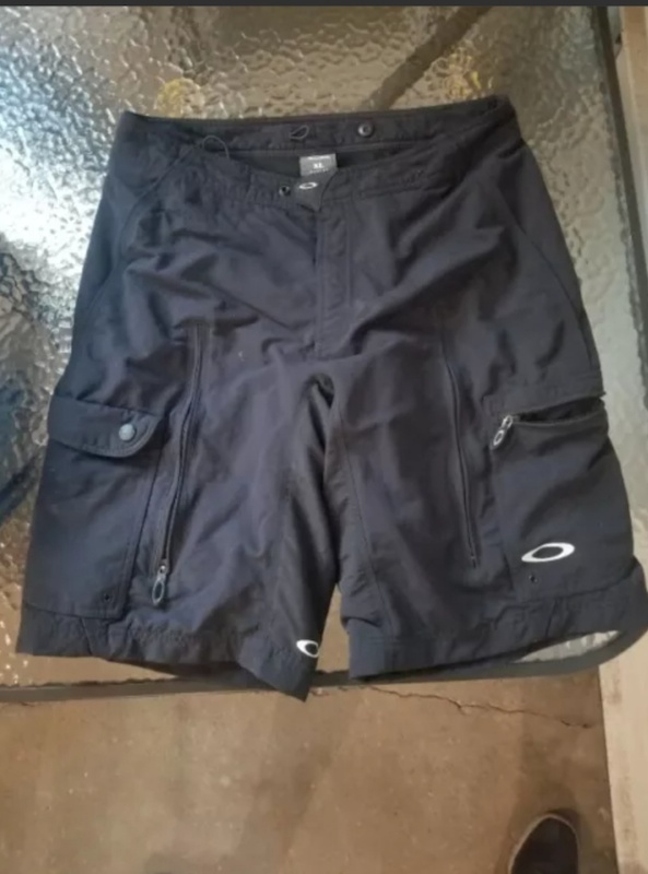 Men's Oakley Mountain Bike Shorts sz XL For Sale