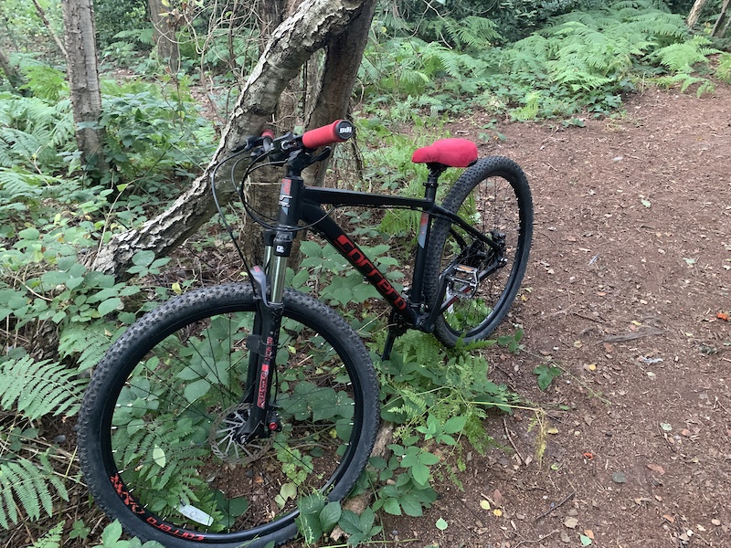 carrera hellcat red