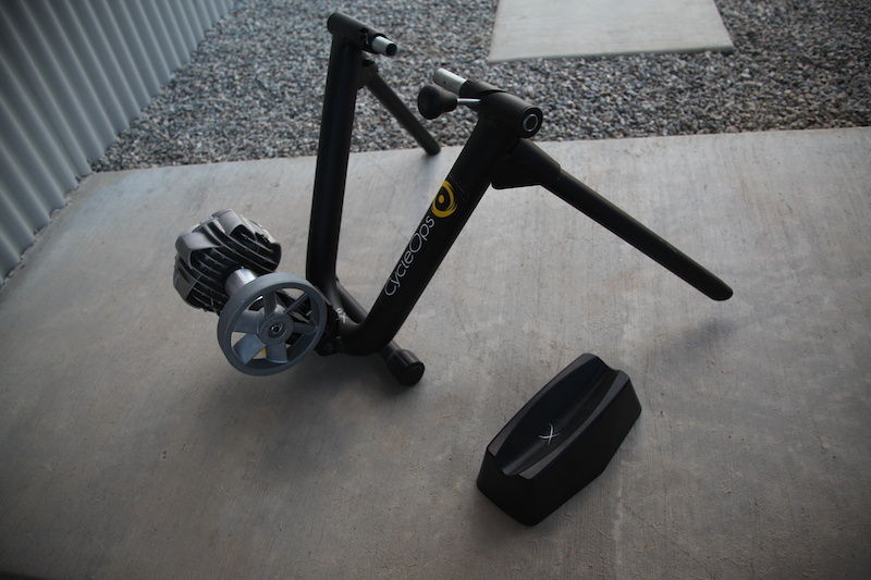 2020 CycleOps Fluid 2 Trainer With Wahoo Climbing Block. For Sale