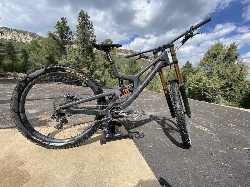 2020 Santa Cruz V10 near new condition For Sale
