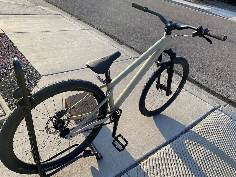 2021 Commencal Absolut Medium Sand Color Dirt Jump Bike For Sale