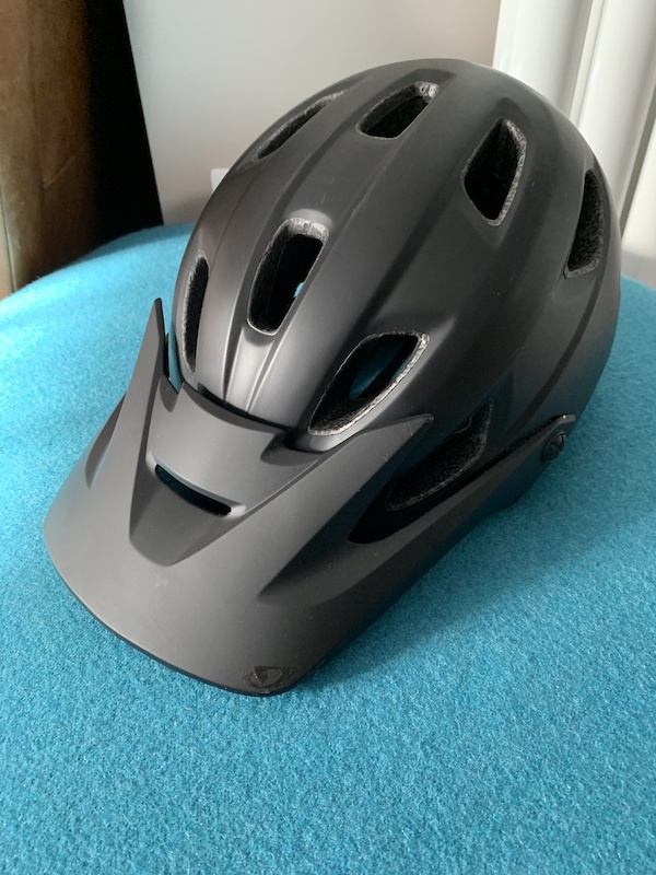 2019 Giro Chronicle MIPS Helmet - Large, Matt Black For Sale