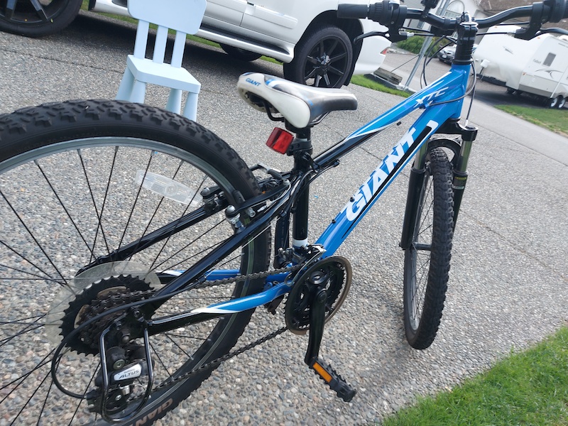 2013 24 inch GIANT XTC bike For Sale