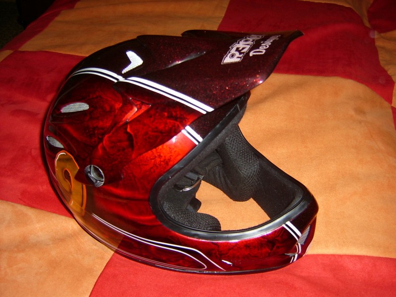 My custom painted full face helmet. Now this is what I call a stunning paintjob.
visit: www.repaairbrush.com