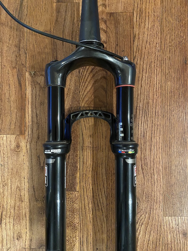 Fourche Rock Shox SID World Cup Carbone – Blanc – Neuve (défaut Mineur)