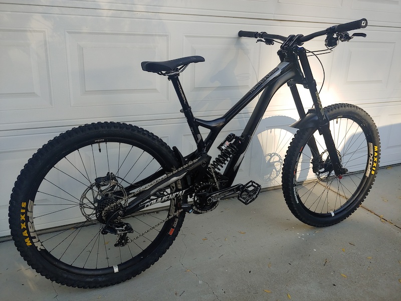 2017 Commencal Supreme DH V4.2 650b Downhill Mountain Bike For Sale