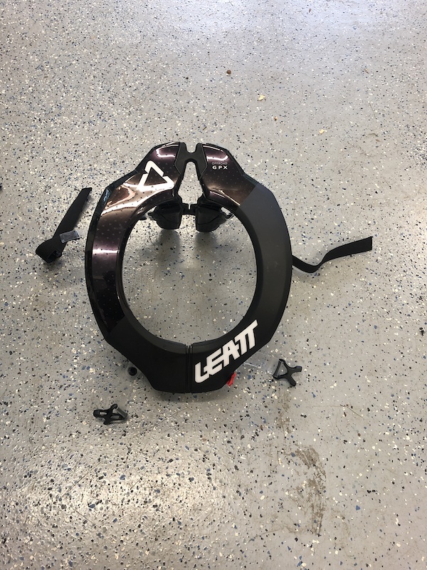 Leatt neck brace For Sale