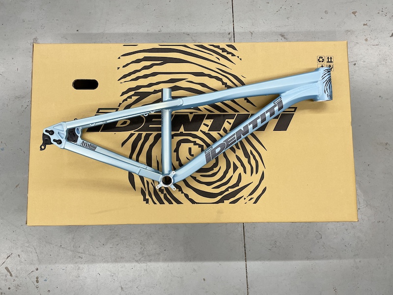 identiti dr jekyll frame