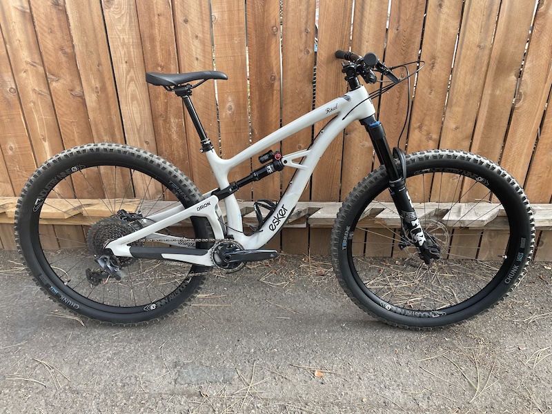 2021 Esker Rowl demo bike - medium - barely used For Sale