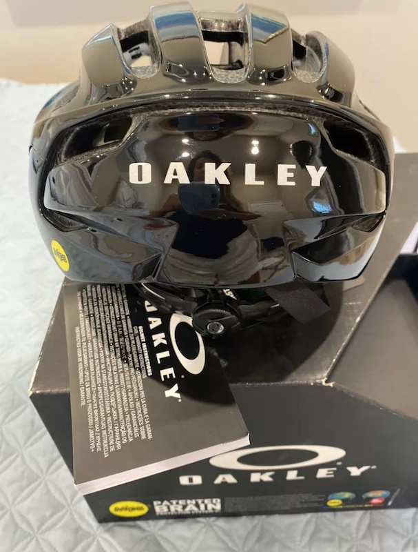 OAKLEY AR03 CYCLING HELMET. (SMALL) For Sale