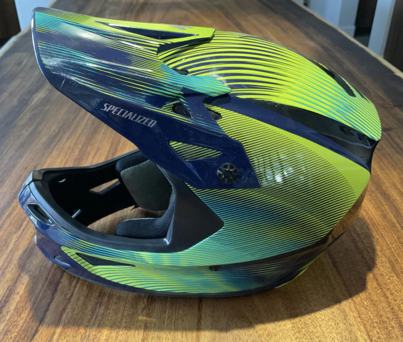 specialized dissident helmet