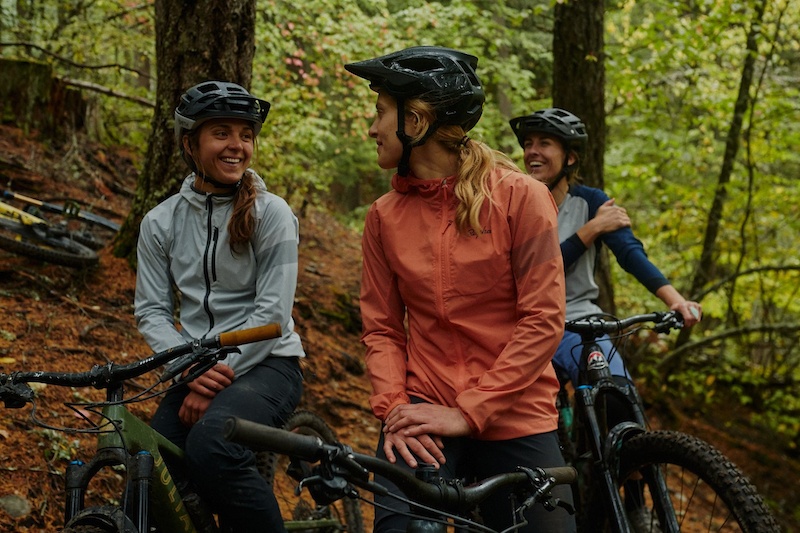 Review: Rapha's New Performance Trailwear Clothing - Pinkbike