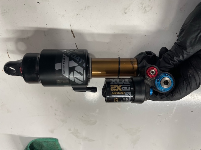 fox float x2 205 x 60 trunnion