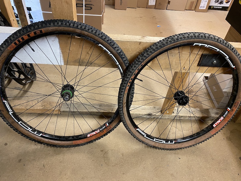 Stans Flow Mk3 Flow Rims on Hope Pro 4 Hubs 29er For Sale