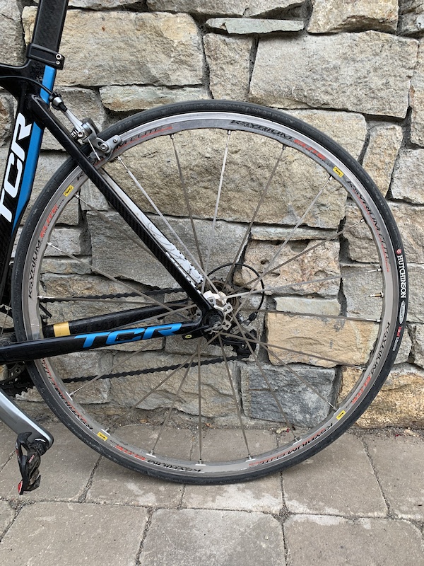 2010 Giant TCR Advanced W Carbon Road Bike - Medium For Sale 2010 Giant TCR Advanced W Carbon Road Bike - Medium For Sale