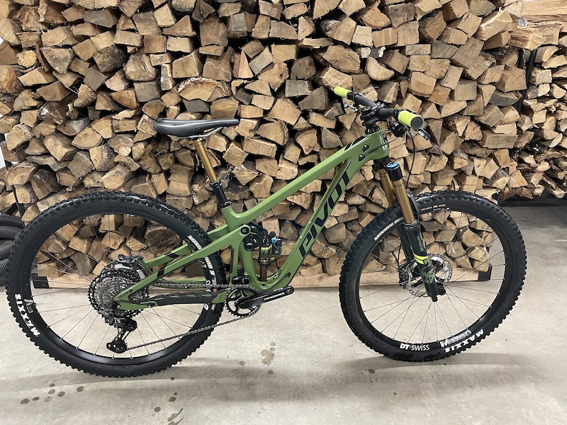 2016 pivot switchblade