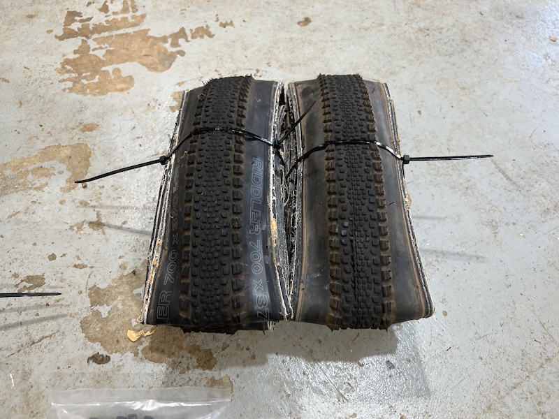 700x37