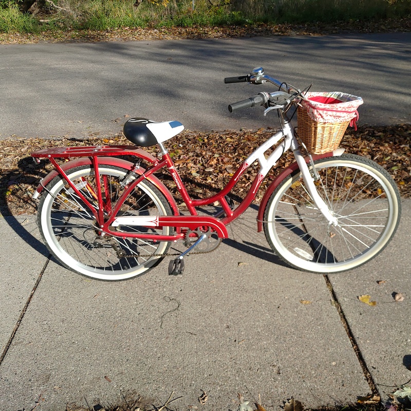 Schwinn Point Beach ladies cruiser w/ front basket For Sale