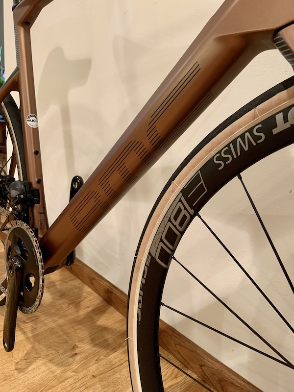 2022 BMC Roadmachine Two 61cm For Sale