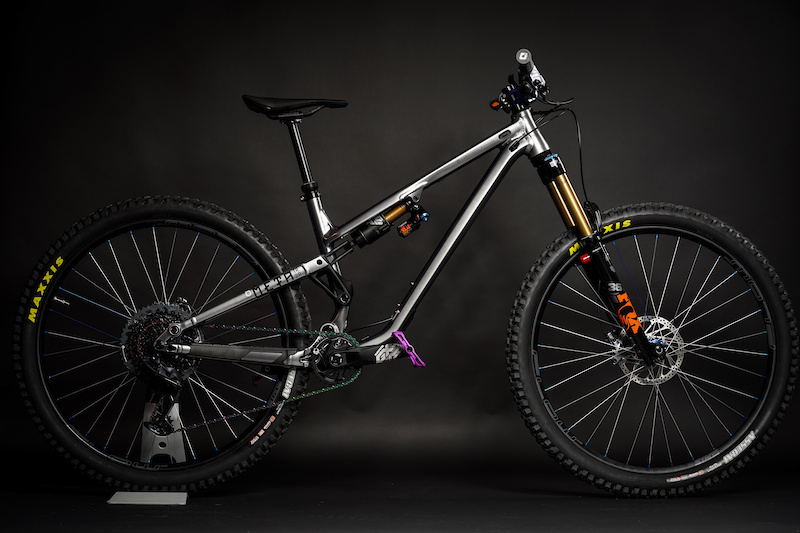 2022 Commencal Meta Tr Custom X2 Hydras Black Friday For Sale