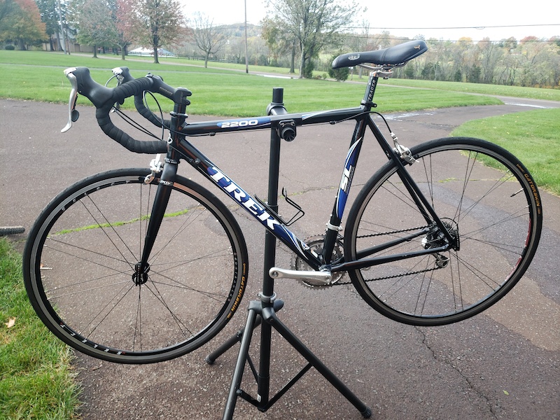 2003 Trek 2200 Road Bike For Sale