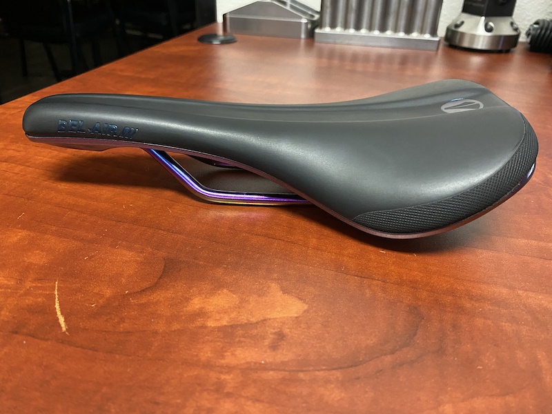 sdg oil slick saddle