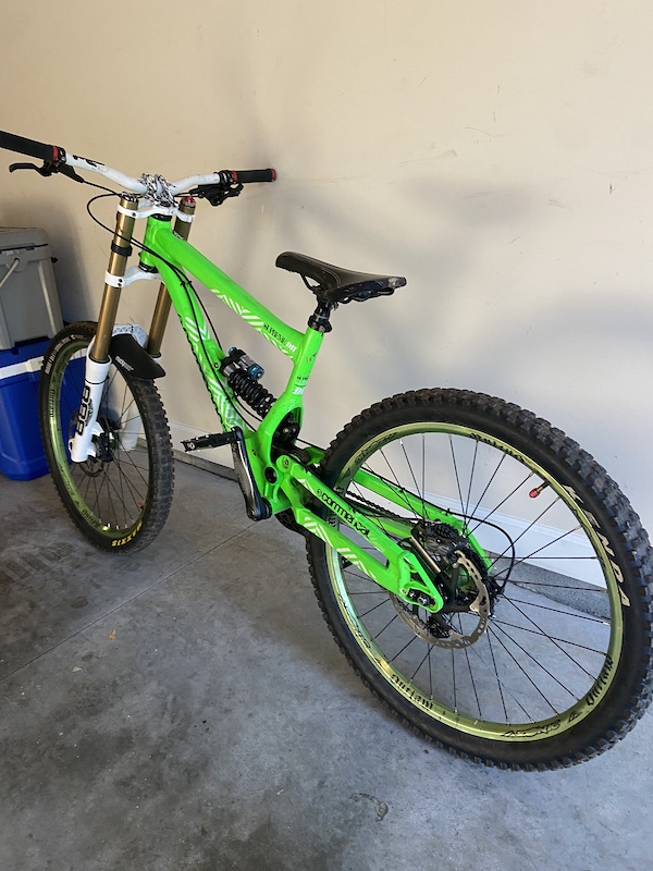 commencal supreme 2011