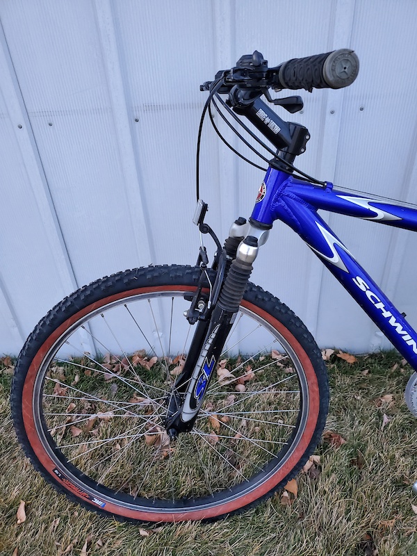 Schwinn Mesa Adult 17 Schwinn Mesa Adult 17