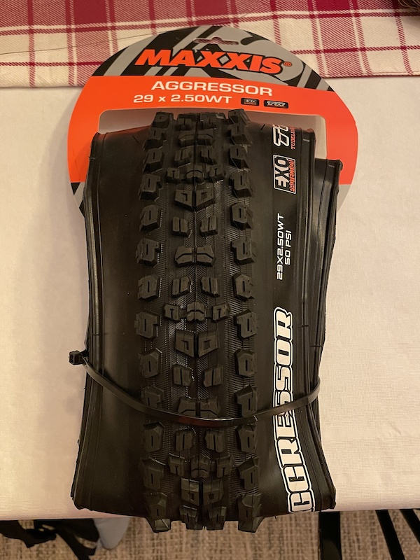 maxxis aggressor 2.3 exo 26