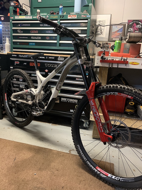 commencal supreme 2021